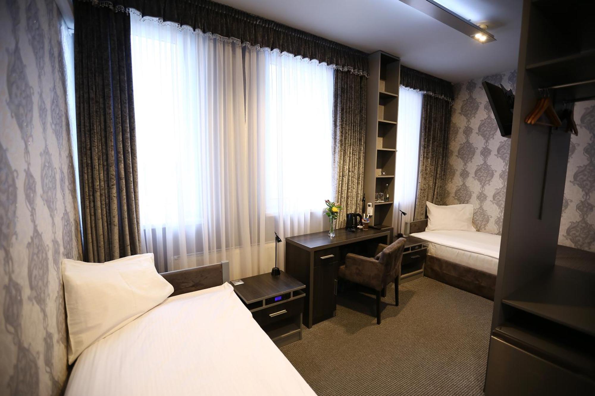 Hotel Forma Piła Esterno foto
