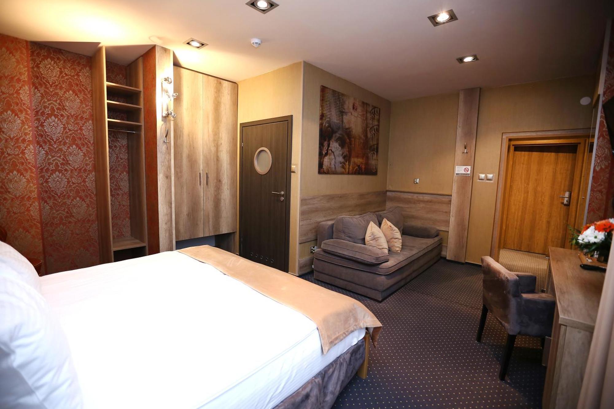 Hotel Forma Piła Esterno foto